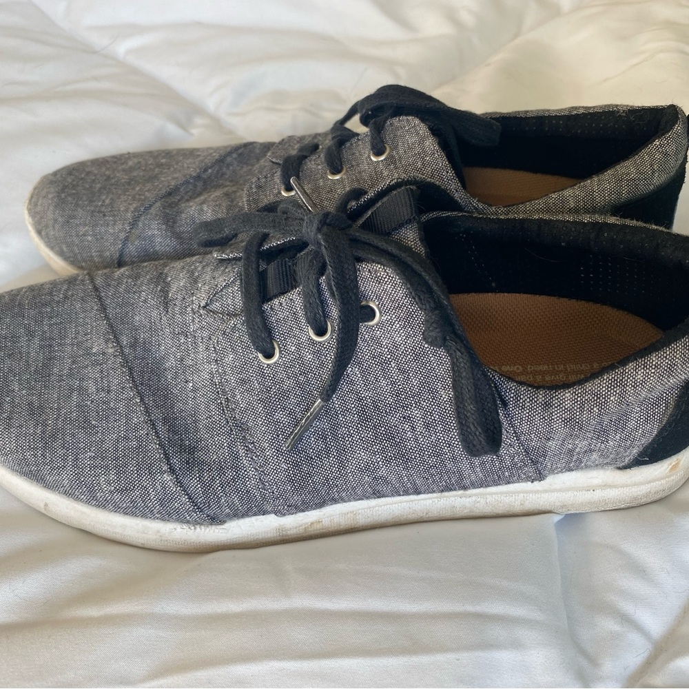 Women’s Toms Sneakers Dark Navy/Gray size 9.5